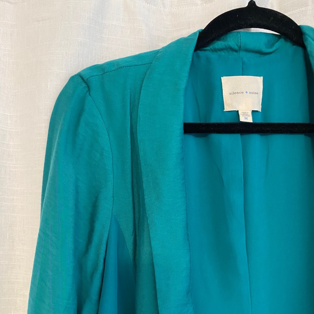 Float green silk blazer with pockets